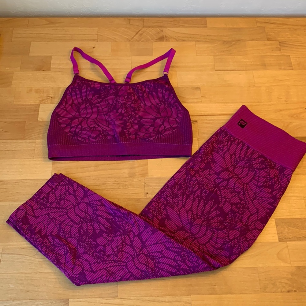 FABLETICS Sebastian Capri Leggings & Bra Set